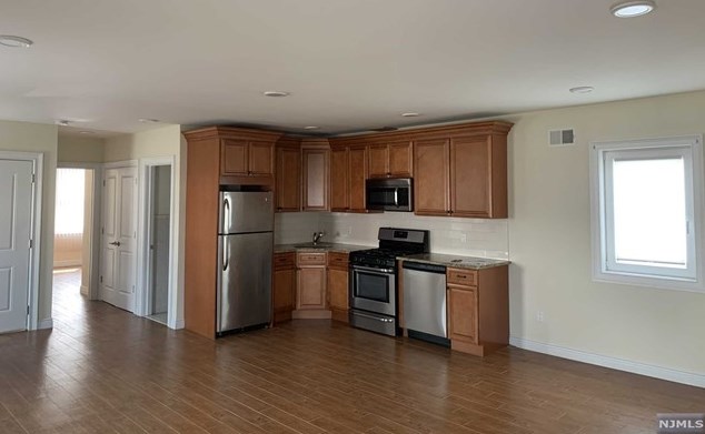 41 Mercer St, Wallington NJ  07057-1139 exterior