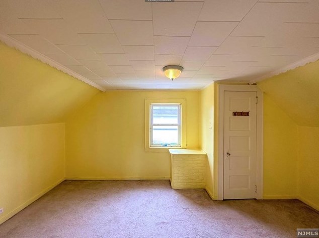 195 Main St, Bergenfield NJ 07621-2122 exterior