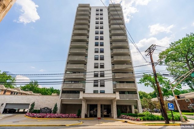 1600 Center Ave, West Fort Lee NJ  07024-4731 exterior