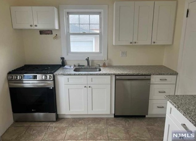 283 5th St, Saddle Brook NJ  07663-6211 exterior