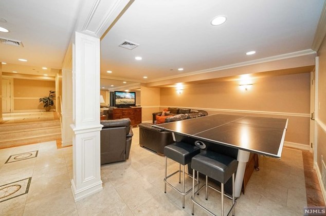 181 Montross Ave, Rutherford NJ  07070-1610 exterior