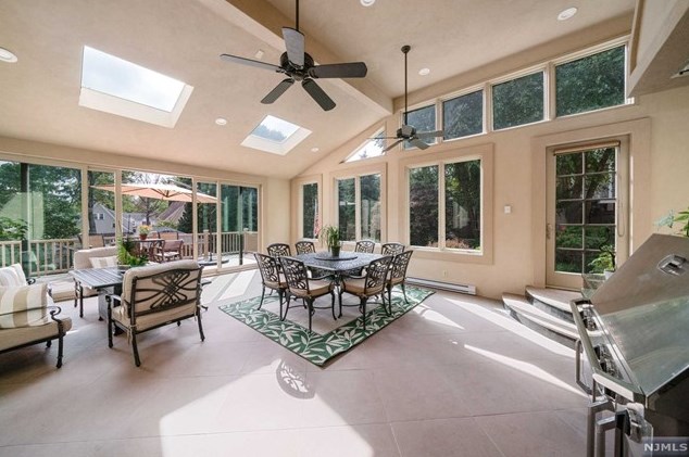 181 Montross Ave, Rutherford NJ  07070-1610 exterior