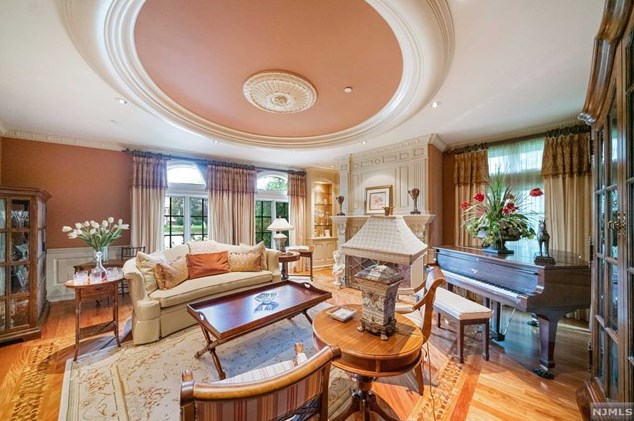 181 Montross Ave, Rutherford NJ  07070-1610 exterior