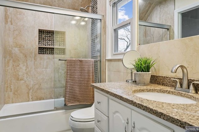 397 Feronia Way, Rutherford NJ  07070-2853 exterior