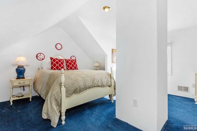 1 Courier Pl, Rutherford NJ  07070-1101 exterior