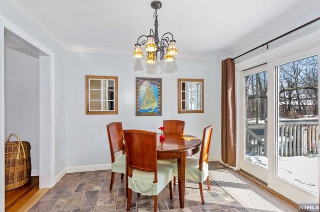 1 Courier Pl, Rutherford NJ  07070-1101 exterior