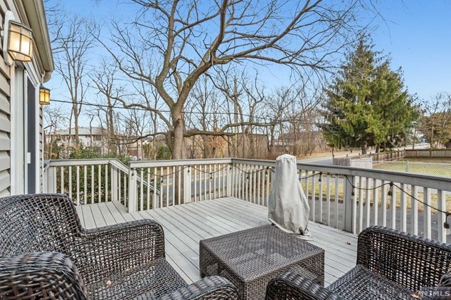 1 Courier Pl, Rutherford NJ  07070-1101 exterior