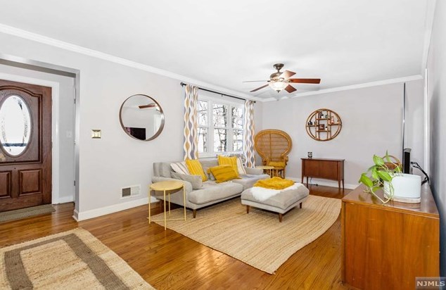 1 Courier Pl, Rutherford NJ  07070-1101 exterior