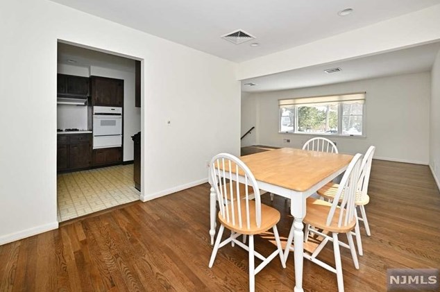 96 Greenbrook Pl, Park Ridge NJ  07656-1846 exterior