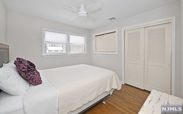 96 Greenbrook Pl, Park Ridge NJ  07656-1846 exterior