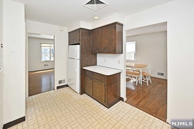 96 Greenbrook Pl, Park Ridge NJ  07656-1846 exterior