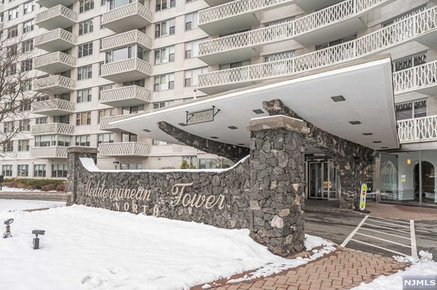 2100 Linwood Ave, West Fort Lee NJ 07024-3101 exterior