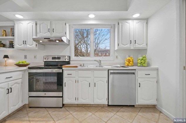 461 Tenafly Rd, Englewood NJ  07631-1785 exterior