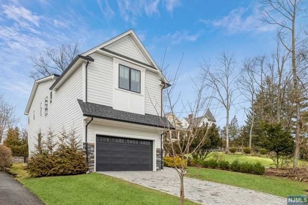 35 Norman Pl, Tenafly NJ  07670-2521 exterior