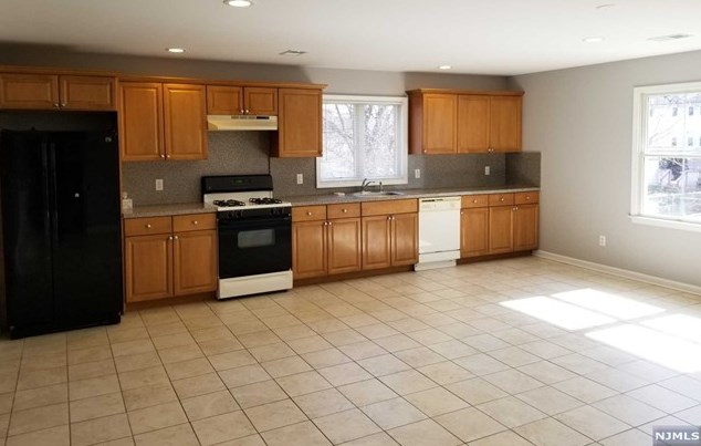 192 Corabelle Ave, Lodi NJ  07644-1706 exterior