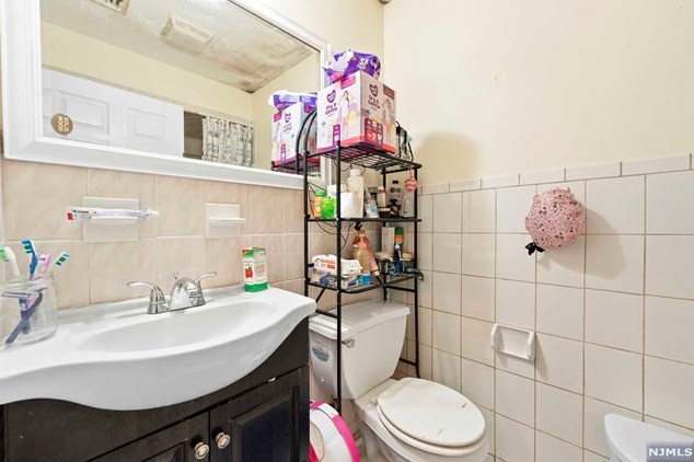 785 Ridge St, Newark NJ  07104-2325 exterior