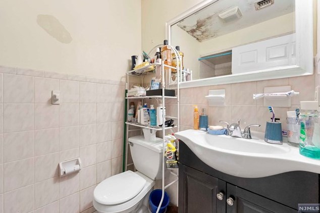 785 Ridge St, Newark NJ  07104-2325 exterior