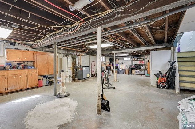 198 Elder Ave, Bergenfield NJ  07621-1112 exterior