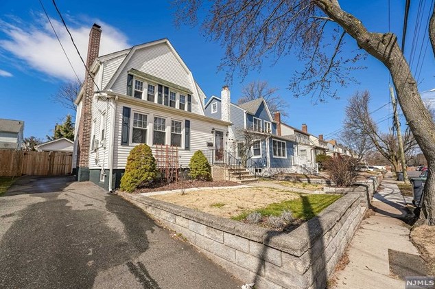 198 Elder Ave, Bergenfield NJ  07621-1112 exterior
