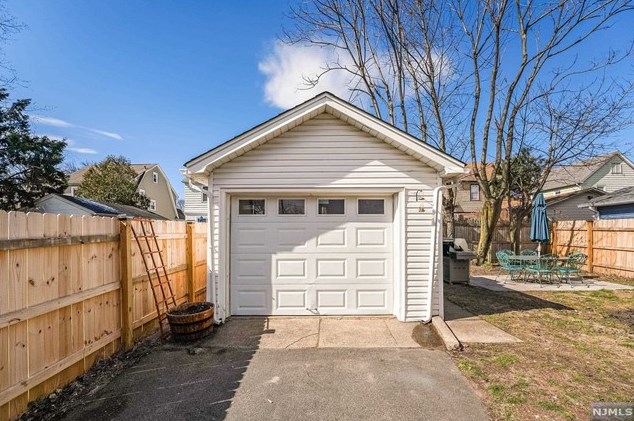 198 Elder Ave, Bergenfield NJ  07621-1112 exterior