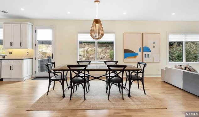 1070 Harvard Pl, West Fort Lee NJ  07024-1630 exterior