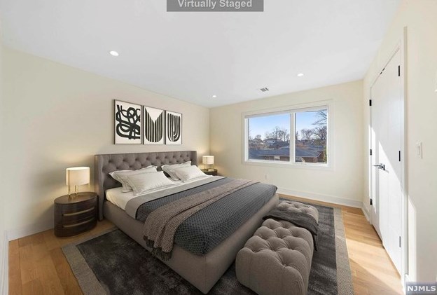 1070 Harvard Pl, West Fort Lee NJ  07024-1630 exterior