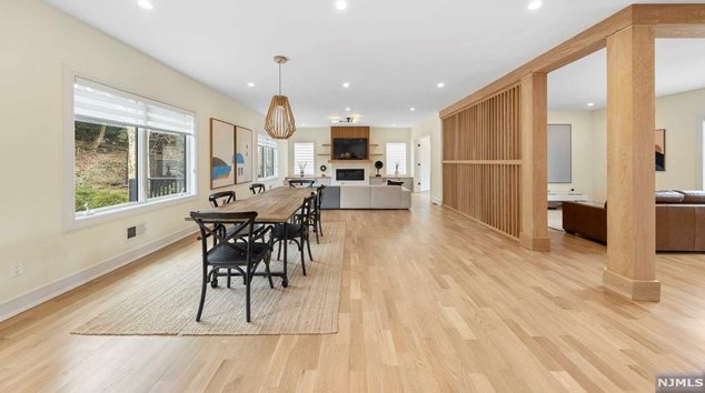 1070 Harvard Pl, West Fort Lee NJ  07024-1630 exterior