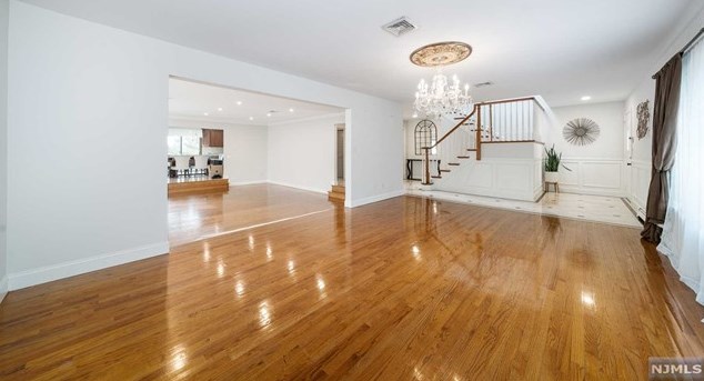 29 Farview Ave, Paramus NJ  07652-2738 exterior