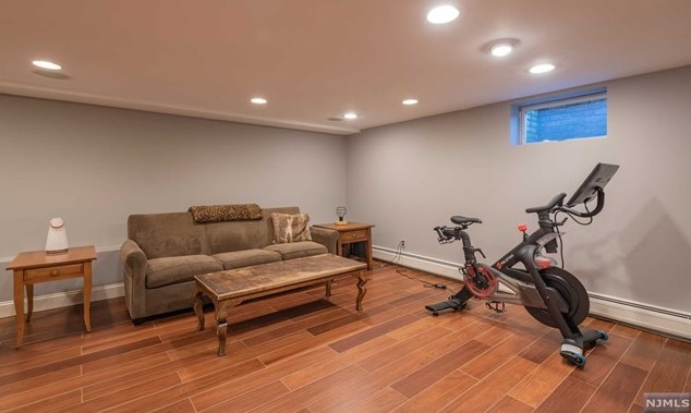 530 Covington Pl, Wyckoff NJ  07481-1350 exterior