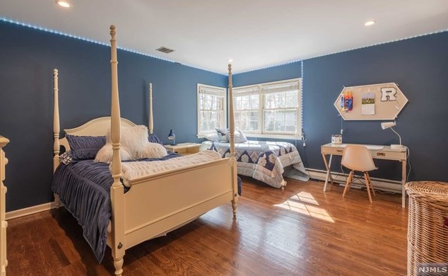 530 Covington Pl, Wyckoff NJ  07481-1350 exterior