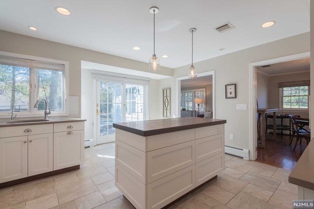 530 Covington Pl, Wyckoff NJ  07481-1350 exterior