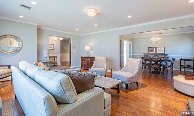 530 Covington Pl, Wyckoff NJ  07481-1350 exterior