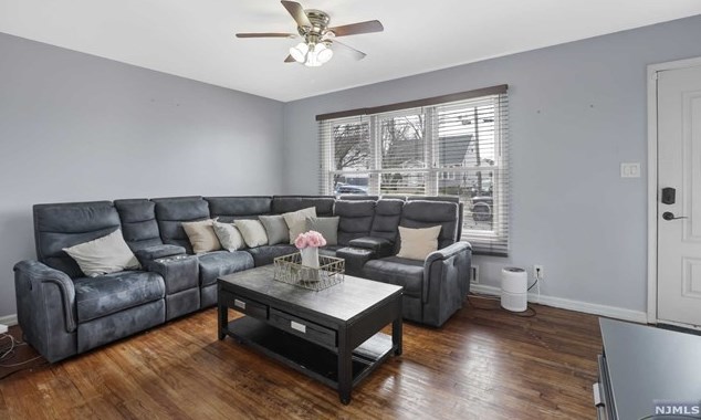 71 Charlton Ave, Lodi NJ  07644-3347 exterior