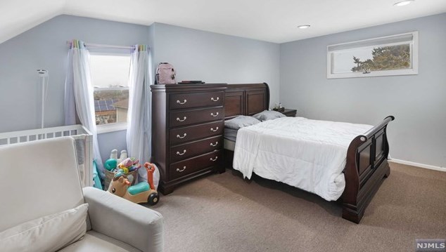 71 Charlton Ave, Lodi NJ  07644-3347 exterior