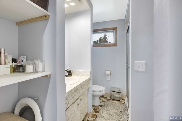 71 Charlton Ave, Lodi NJ  07644-3347 exterior