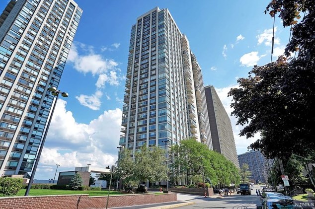 1600 Parker Ave, West Fort Lee NJ 07024-7052 exterior