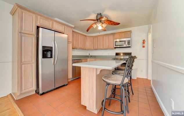 3 Colonial Rd, Tenafly NJ  07670-1412 exterior