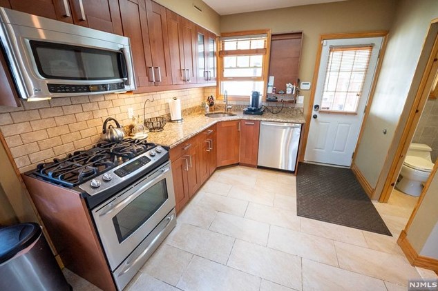 175 Jackson Ave, Rutherford NJ  07070-1813 exterior