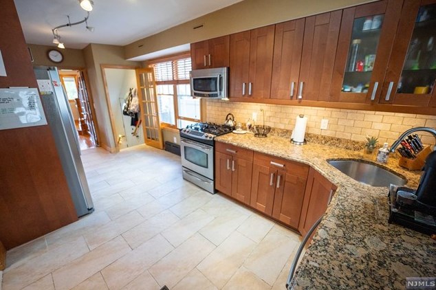 175 Jackson Ave, Rutherford NJ  07070-1813 exterior