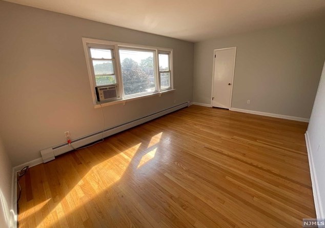 613 2 Ave, Lyndhurst NJ 07071-1219 exterior