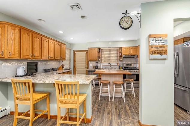 613 2 Ave, Lyndhurst NJ 07071-1219 exterior