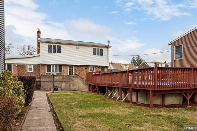 613 2 Ave, Lyndhurst NJ 07071-1219 exterior