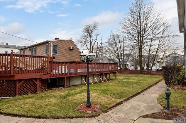 613 2 Ave, Lyndhurst NJ 07071-1219 exterior