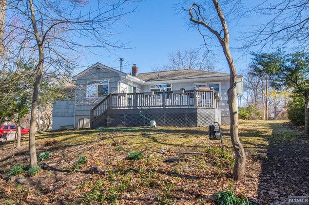 45 Sequoia Pl, Wayne NJ  07470-5149 exterior