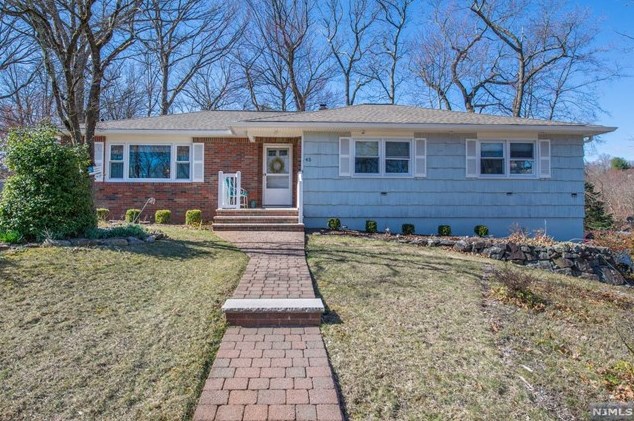 45 Sequoia Pl, Wayne NJ  07470-5149 exterior