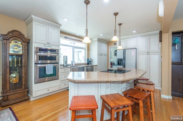 45 Sequoia Pl, Wayne NJ  07470-5149 exterior