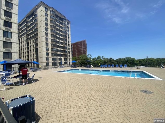 326 Prospect Ave, Hackensack NJ  07601-7714 exterior