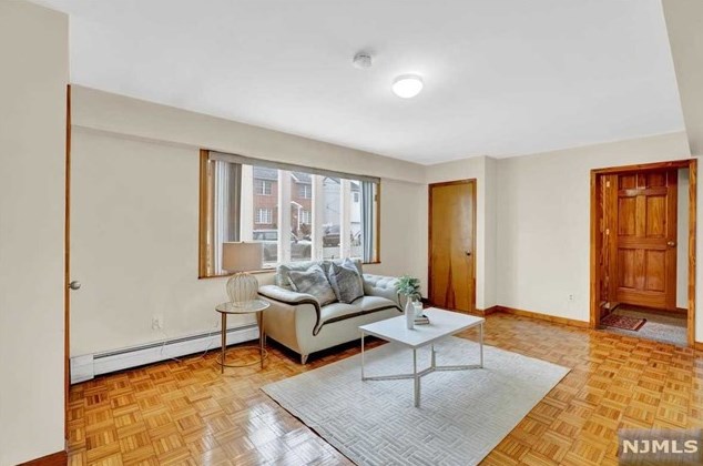 729 2nd St, Secaucus NJ  07094-3131 exterior