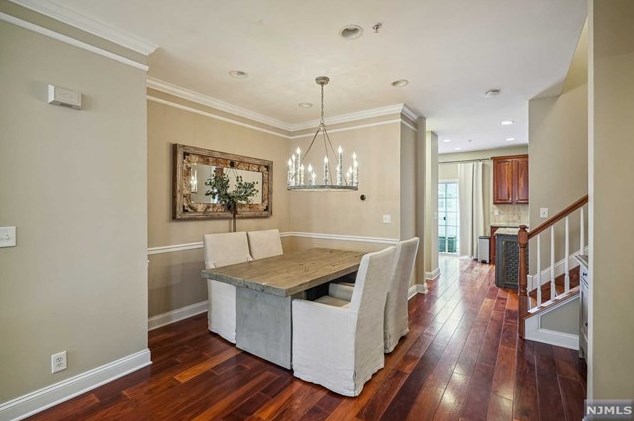 41 Mallard Pl, Secaucus NJ  07094-2942 exterior