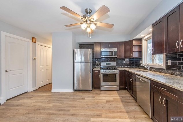 326 5th St, Saddle Brook NJ  07663-6330 exterior
